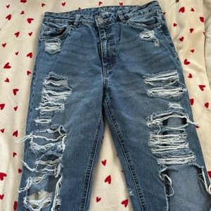 ripped jeans high rise